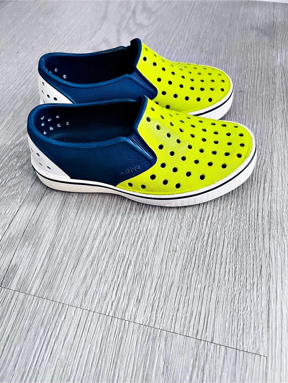 Native Kids Slip-On sandals green and blue